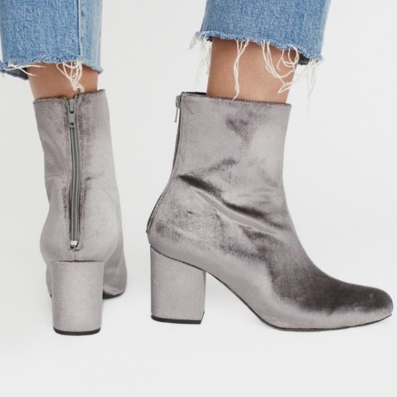 Free People Grey/Silver Velvet Cecile Ankle Boots Size 41 - Picture 4 of 13